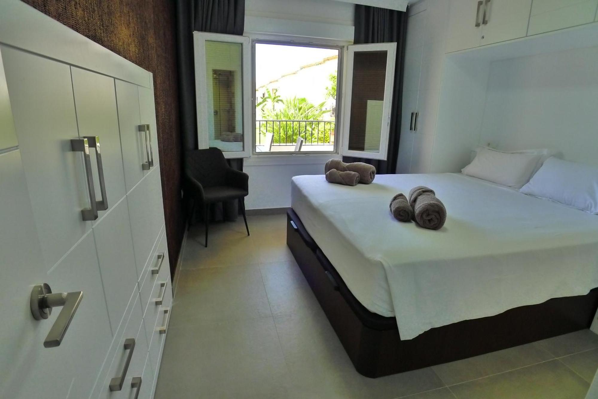 R1358 La Hacienda 10 A Apartment เนร์คา ภายนอก รูปภาพ